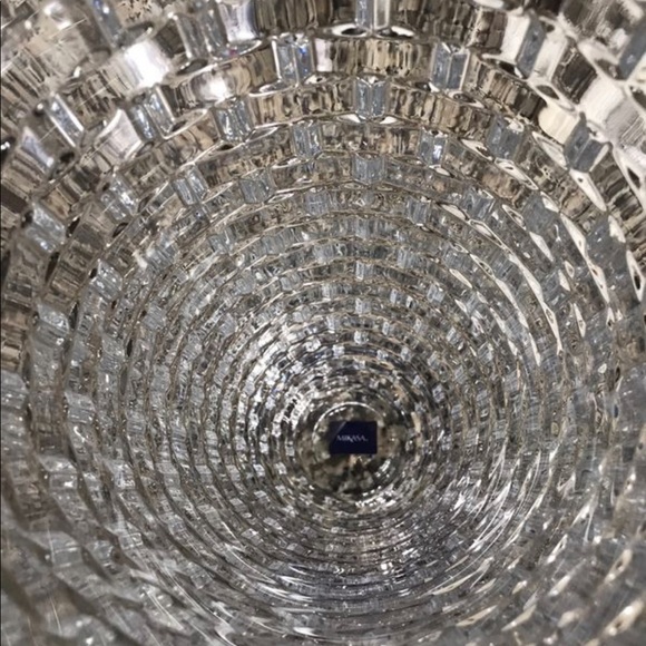 Beautiful Mikasa 11.5” Decorative Crystal Vase NEW - Picture 2 of 2